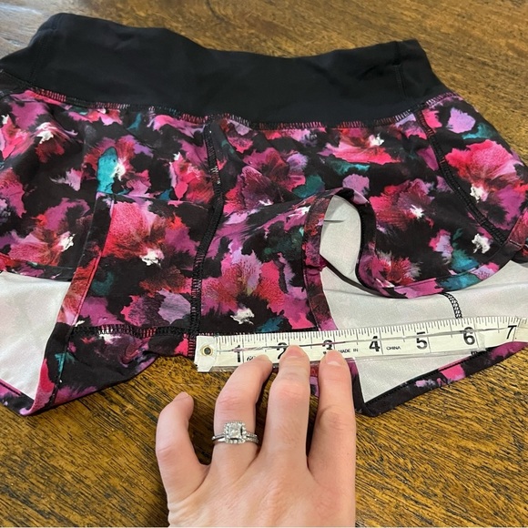 Lululemon Speed Short
Mini Midnight Bloom Black Deep Fuschia / Black - Picture 8 of 9